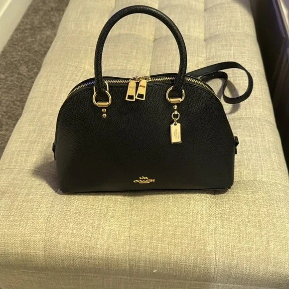 Elegant Black Leather Coach Handbag - Picture 2 of 5